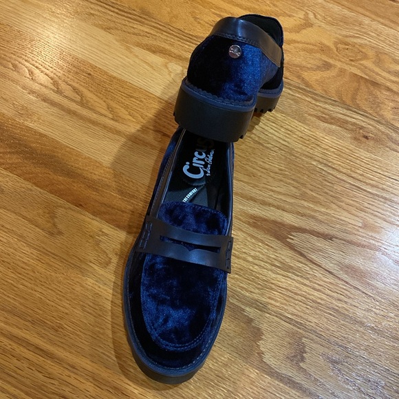 Beautiful BLUE Sam Edelman Circus Loafers - Picture 5 of 9